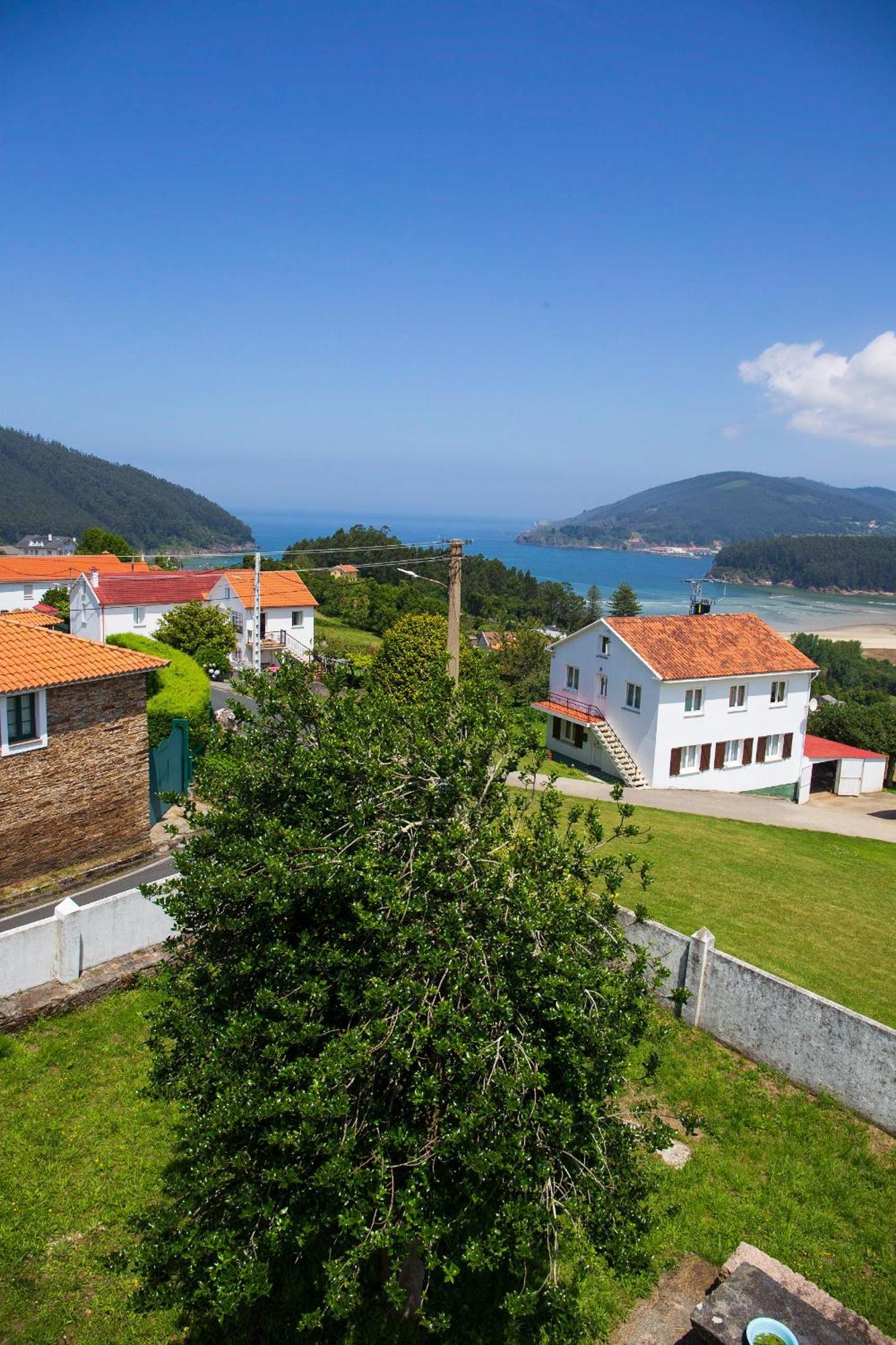 Beachfront Surf & Holiday House, Charming & Quiet Villarrube Экстерьер фото