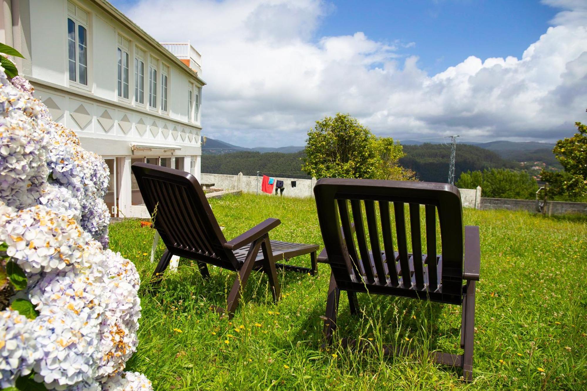 Beachfront Surf & Holiday House, Charming & Quiet Villarrube Экстерьер фото